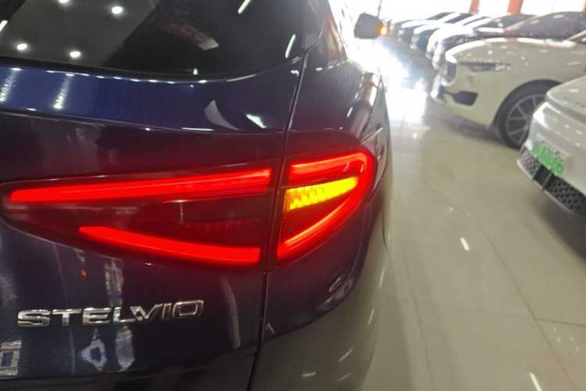 Used Alfa Romeo Stelvio 2017 2.0T 200HP Elite Edition Right Rear Taillight