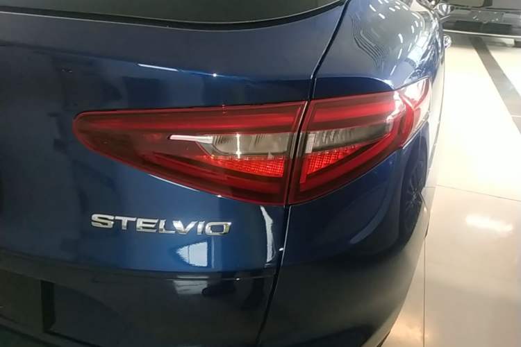 Used Alfa Romeo Stelvio 2017 2.0T 200HP Elite Edition Right Rear Taillight