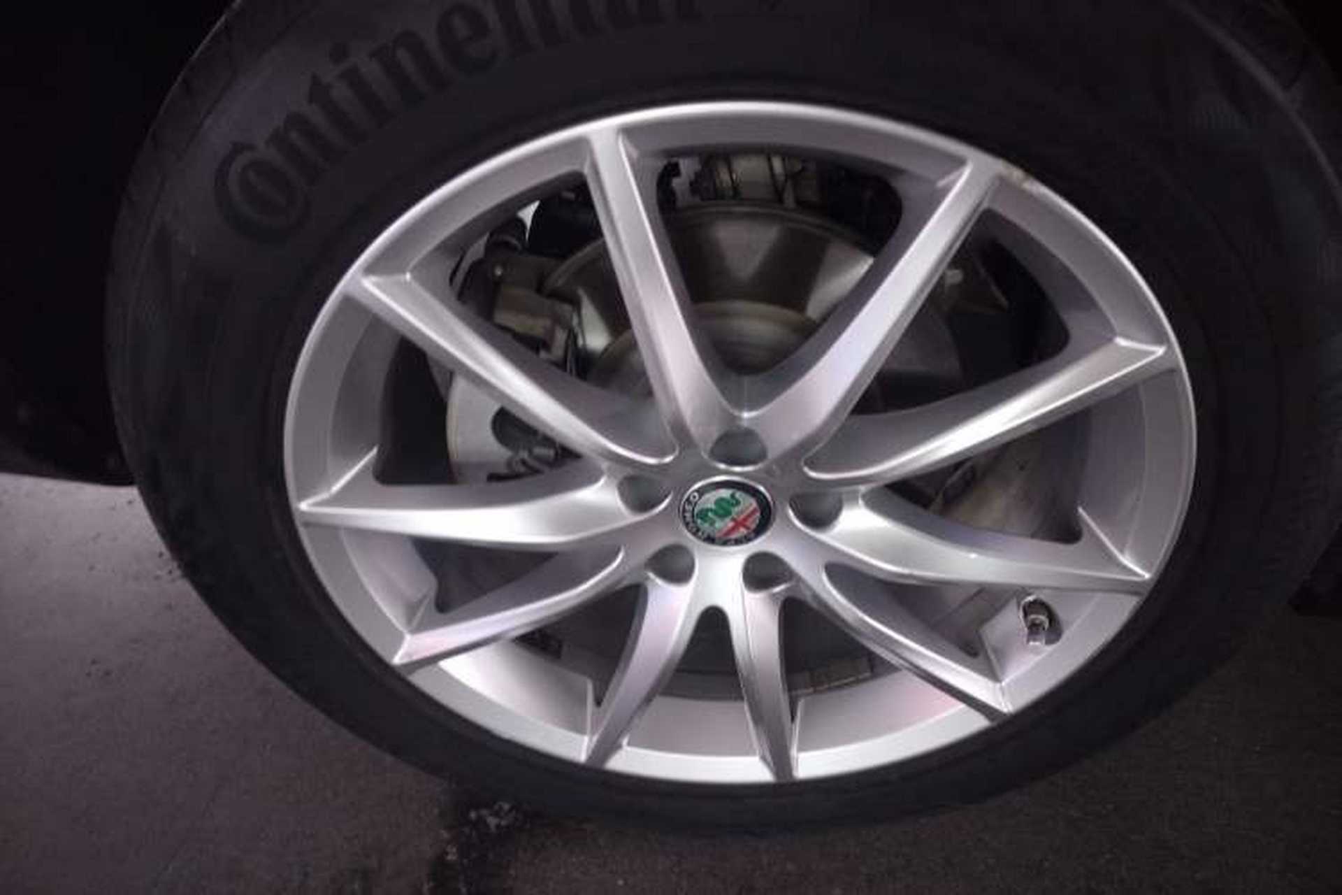 Used Alfa Romeo Stelvio 2017 2.0T 200HP Luxury Edition Right Rear Wheel Hub