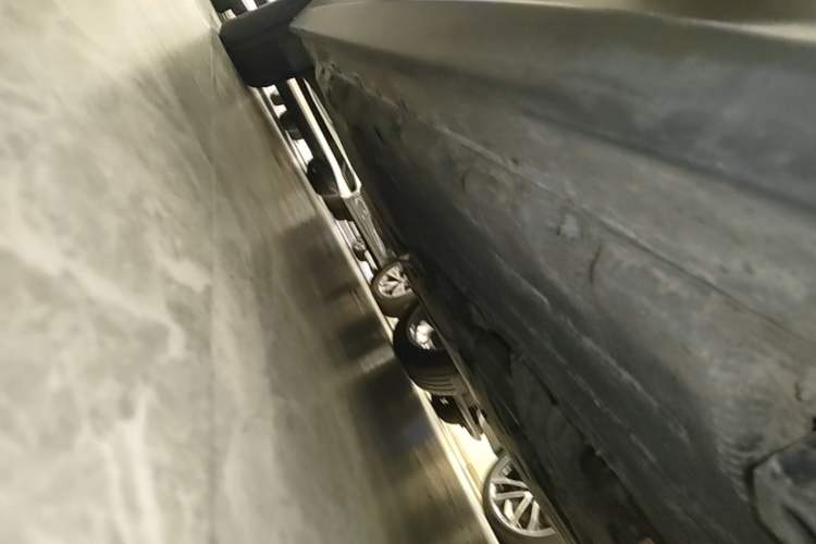 Used Alfa Romeo Stelvio 2017 2.0T 200HP Luxury Edition Right Side Sill