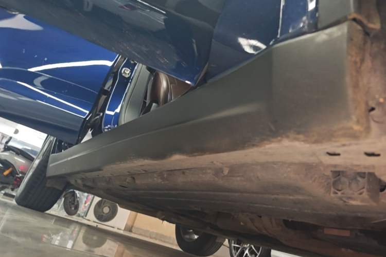 Used Alfa Romeo Stelvio 2017 2.0T 200HP Elite Edition Right Side Sill