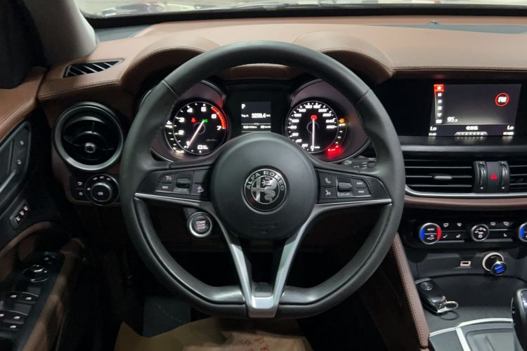 Used Alfa Romeo Stelvio 2017 2.0T 200HP Elite Edition Steering Wheel