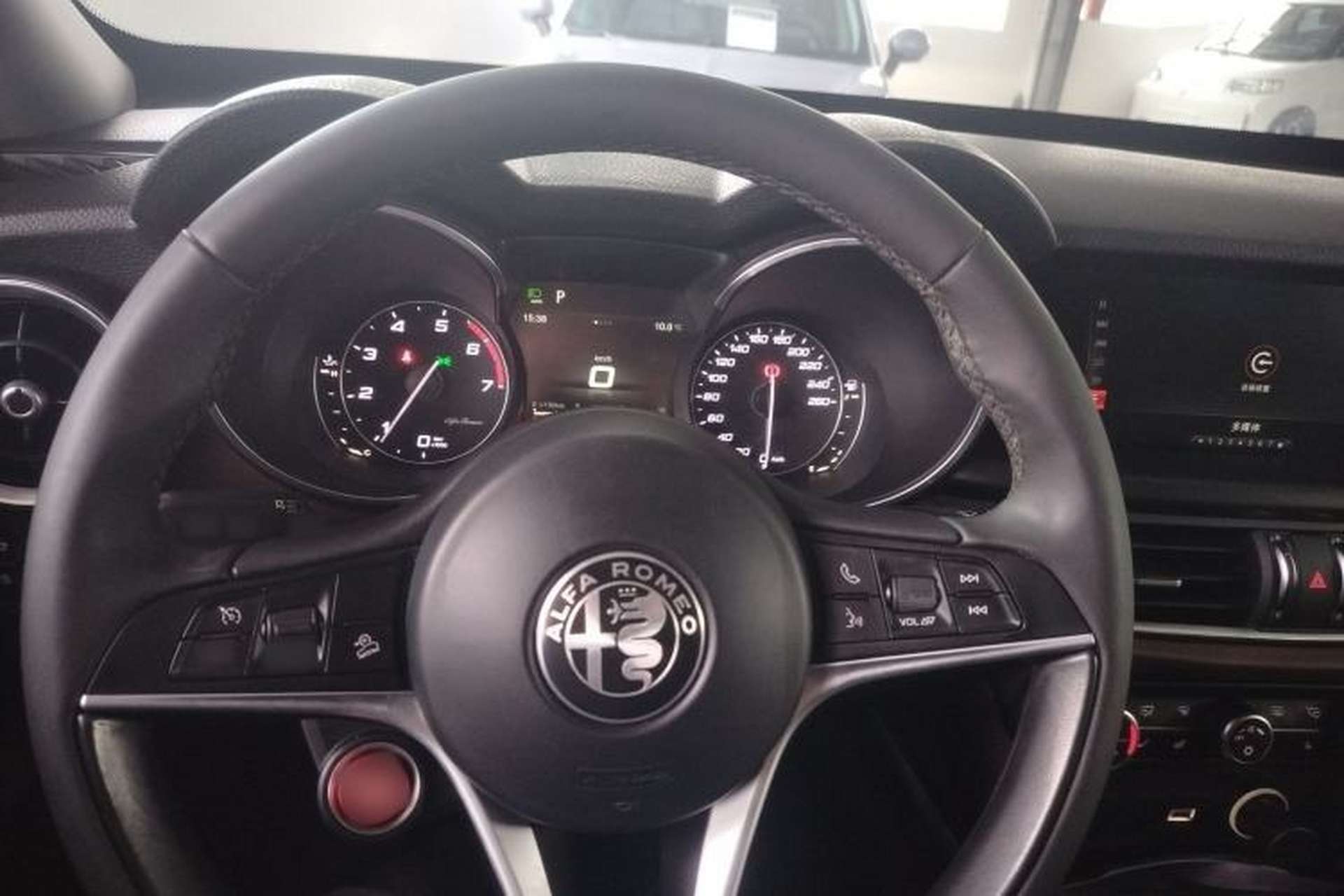 Used Alfa Romeo Stelvio 2017 2.0T 200HP Luxury Edition Steering Wheel