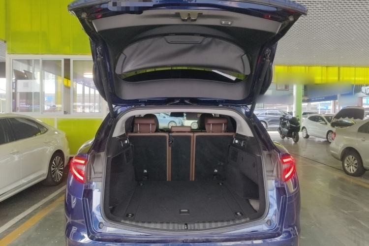 Used Alfa Romeo Stelvio 2017 2.0T 200HP Elite Edition Trunk