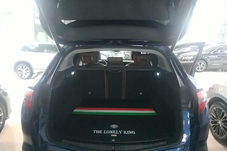 Used Alfa Romeo Stelvio 2017 2.0T 200HP Elite Edition Trunk