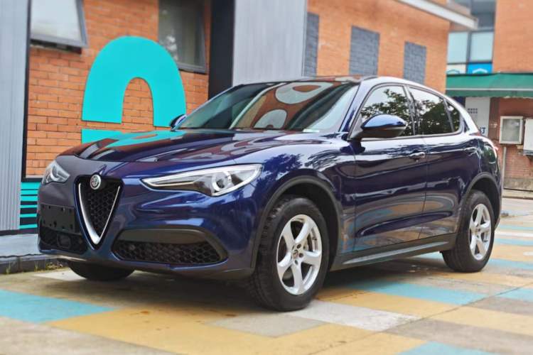 Alfa Romeo Stelvio 2017