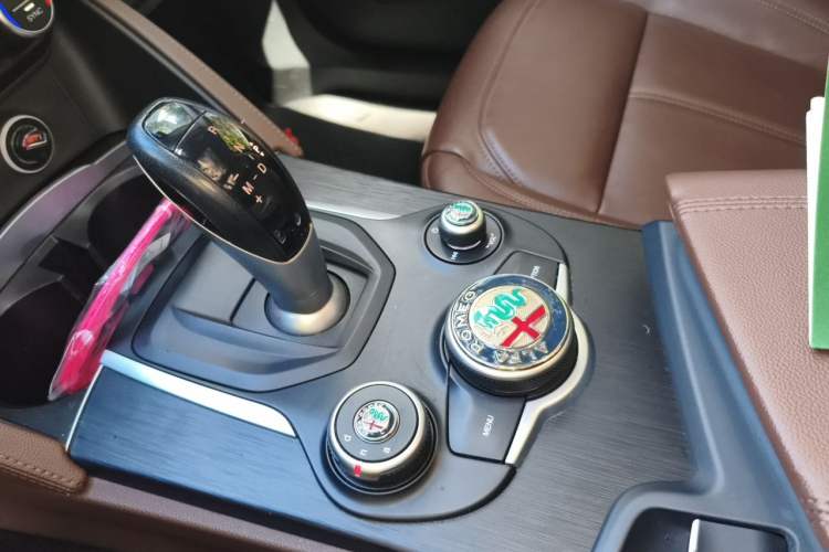 Used Alfa Romeo Stelvio 2017 2.0T 200HP Luxury Edition Vehicle Key