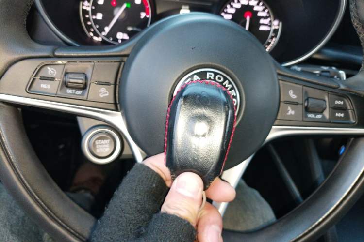 Used Alfa Romeo Stelvio 2017 2.0T 200HP Luxury Edition Vehicle Key