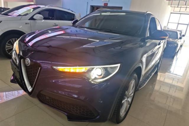 Ojetý Alfa Romeo Stelvio 2017 2.0T 280HP Luxury Edition