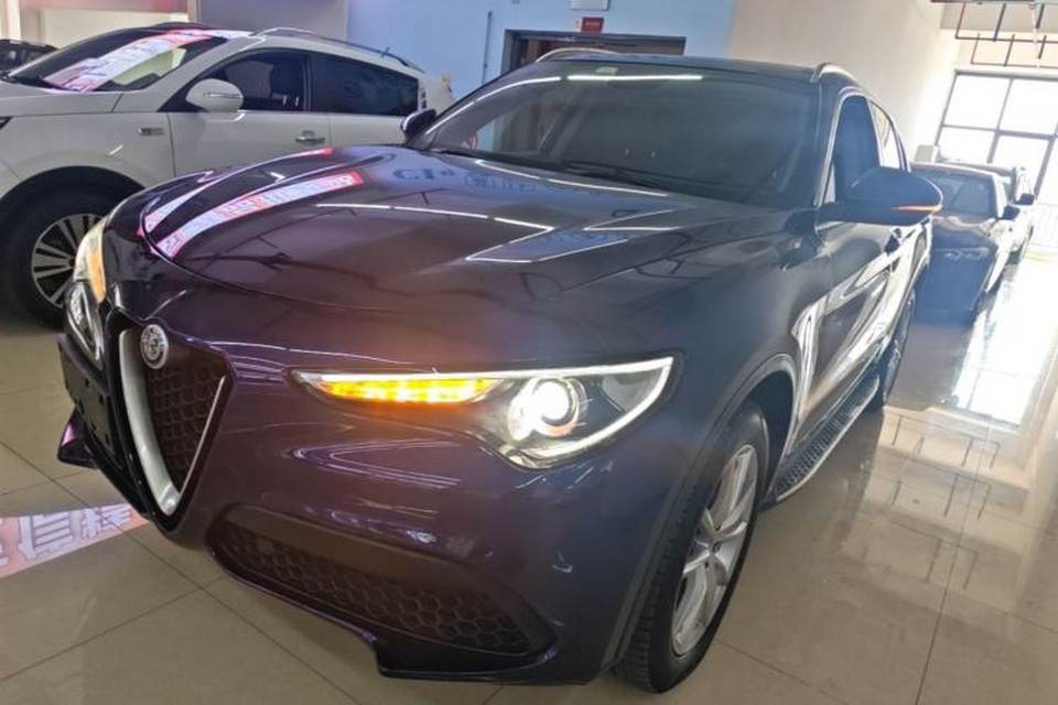Alfa Romeo Stelvio 2017