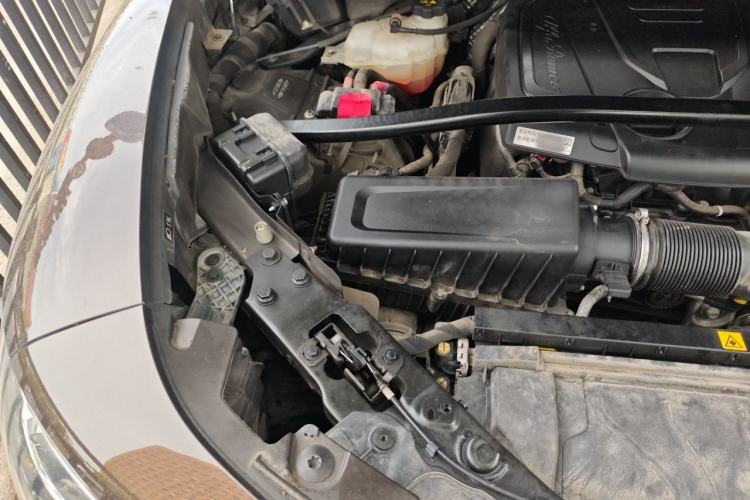Used Alfa Romeo Stelvio 2017 2.0T 200HP Elite Edition Engine Bay Right