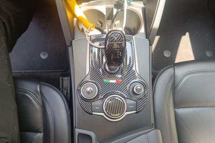 Used Alfa Romeo Stelvio 2017 2.0T 200HP Elite Edition Gear Lever