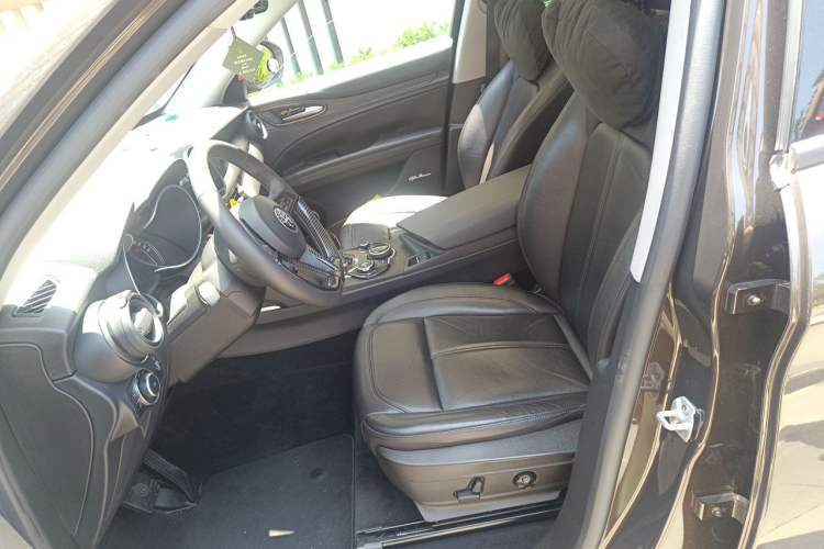 Used Alfa Romeo Stelvio 2017 2.0T 200HP Elite Edition Left Front Seat