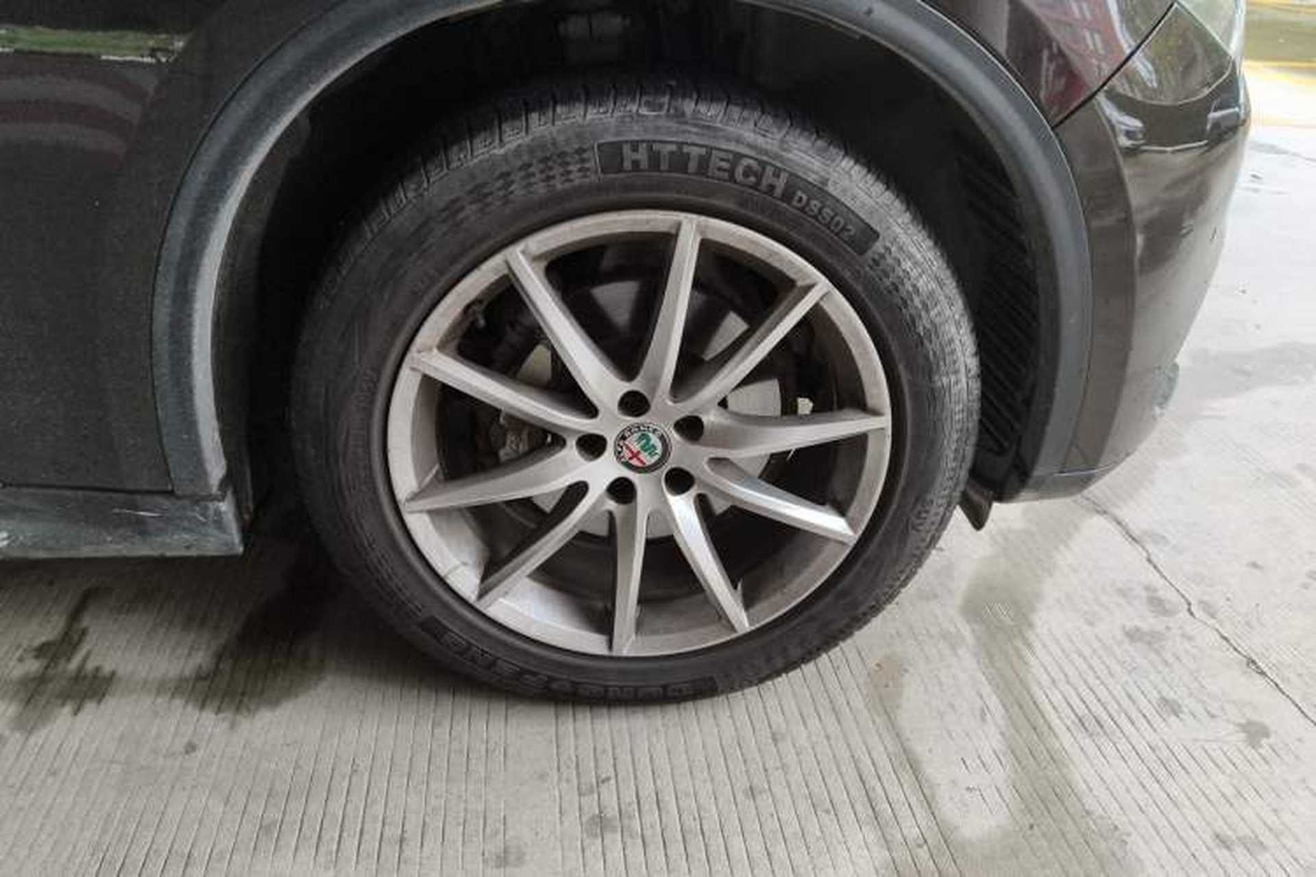Used Alfa Romeo Stelvio 2017 2.0T 200HP Luxury Edition Right Front Wheel Hub