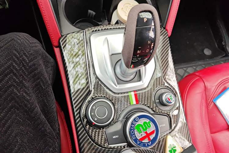 Used Alfa Romeo Stelvio 2017 2.0T 200HP Elite Edition Gear Lever