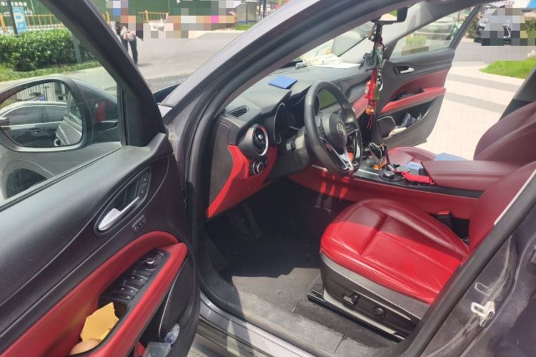 Used Alfa Romeo Stelvio 2017 2.0T 200HP Elite Edition Driver Seat