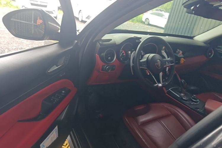 Used Alfa Romeo Stelvio 2017 2.0T 200HP Luxury Edition Driver Seat