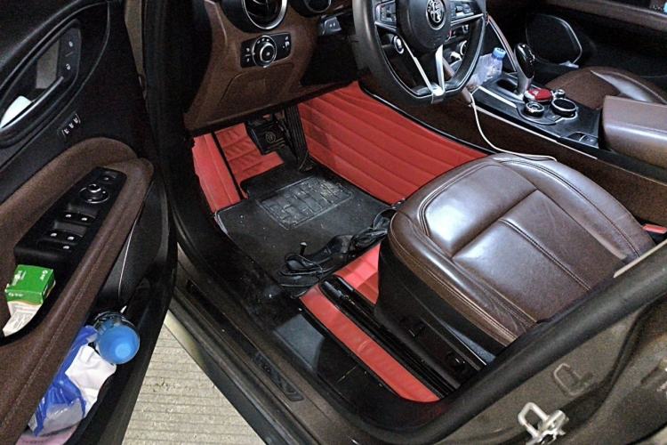 Used Alfa Romeo Stelvio 2017 2.0T 200HP Luxury Edition Driver Seat