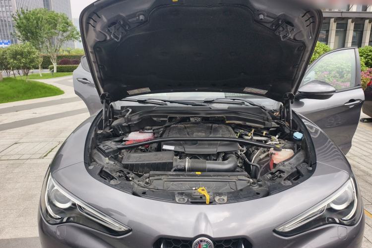 Used Alfa Romeo Stelvio 2017 2.0T 200HP Elite Edition Engine Bay