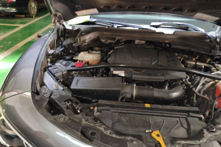 Used Alfa Romeo Stelvio 2017 2.0T 200HP Luxury Edition Engine Bay Right