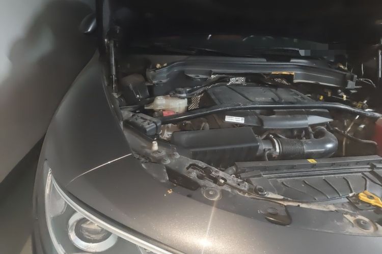 Used Alfa Romeo Stelvio 2017 2.0T 200HP Luxury Edition Engine Bay Right