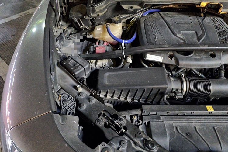 Used Alfa Romeo Stelvio 2017 2.0T 200HP Luxury Edition Engine Bay Right