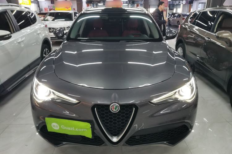 Used Alfa Romeo Stelvio 2017 2.0T 280HP Luxury Edition Exterior 1