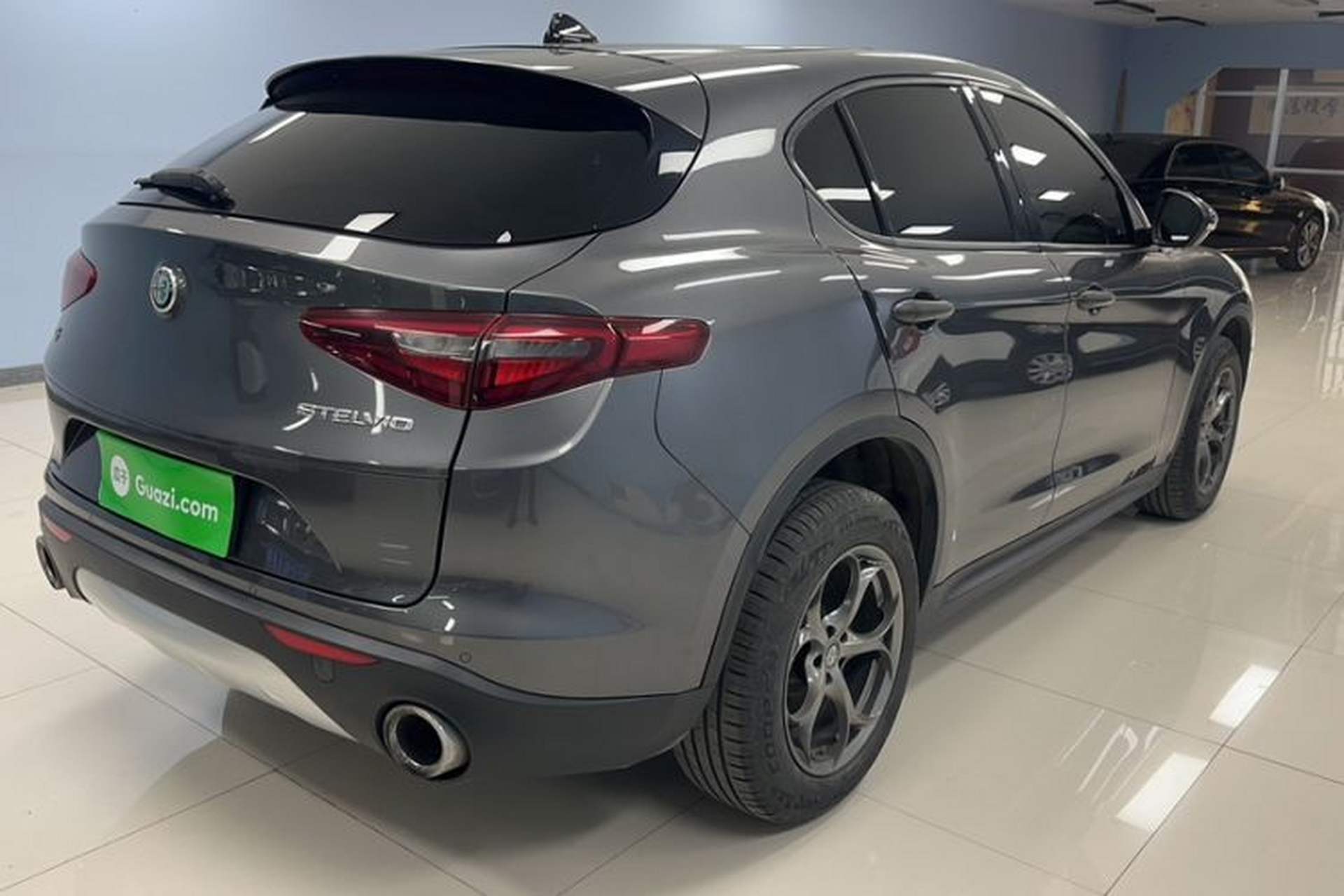 Used Alfa Romeo Stelvio 2017 2.0T 200HP Elite Edition Exterior 1