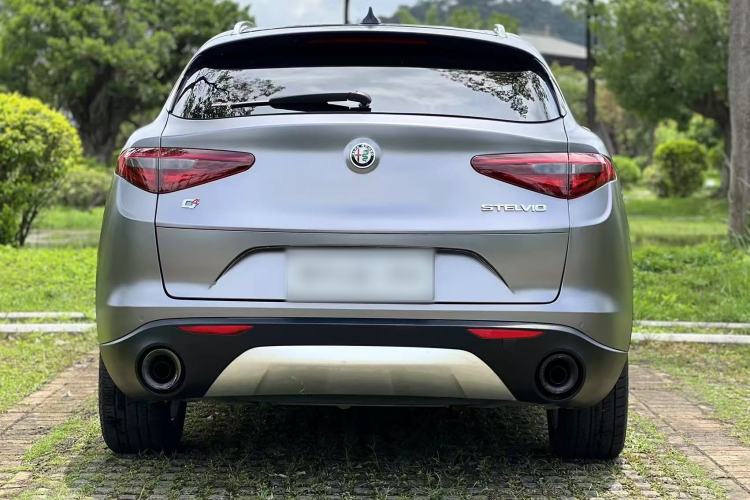Used Alfa Romeo Stelvio 2017 2.0T 280HP Luxury Edition Exterior 5