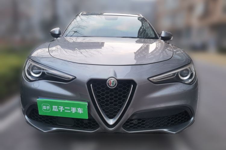 Used Alfa Romeo Stelvio 2017 2.0T 280HP Luxury Edition Front