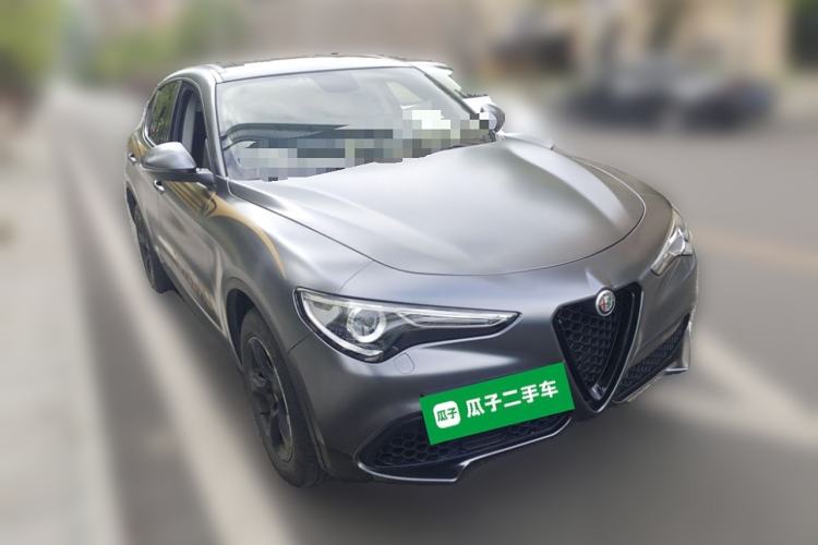 Used Alfa Romeo Stelvio 2017 2.0T 200HP Elite Edition Front Right 45 Deg