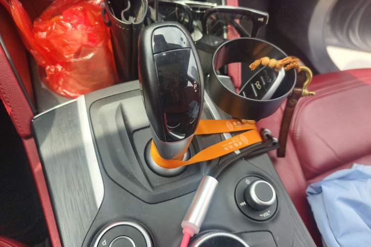 Used Alfa Romeo Stelvio 2017 2.0T 200HP Elite Edition Gear Lever
