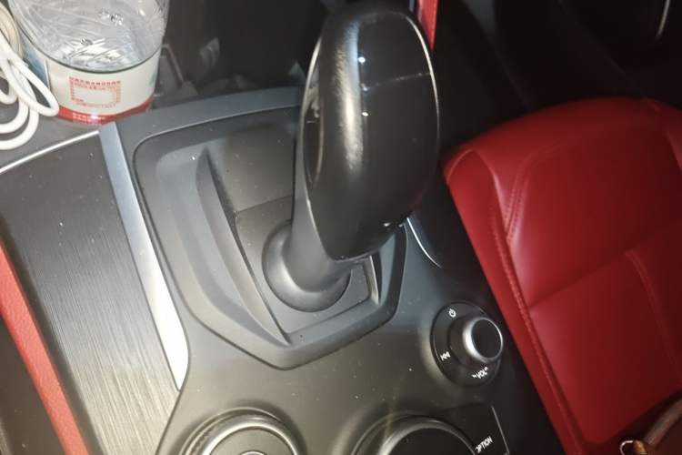 Used Alfa Romeo Stelvio 2017 2.0T 200HP Luxury Edition Gear Lever