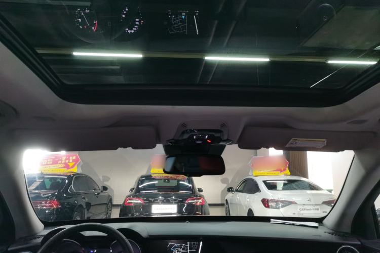 Used Alfa Romeo Stelvio 2017 2.0T 280HP Luxury Edition Headliner