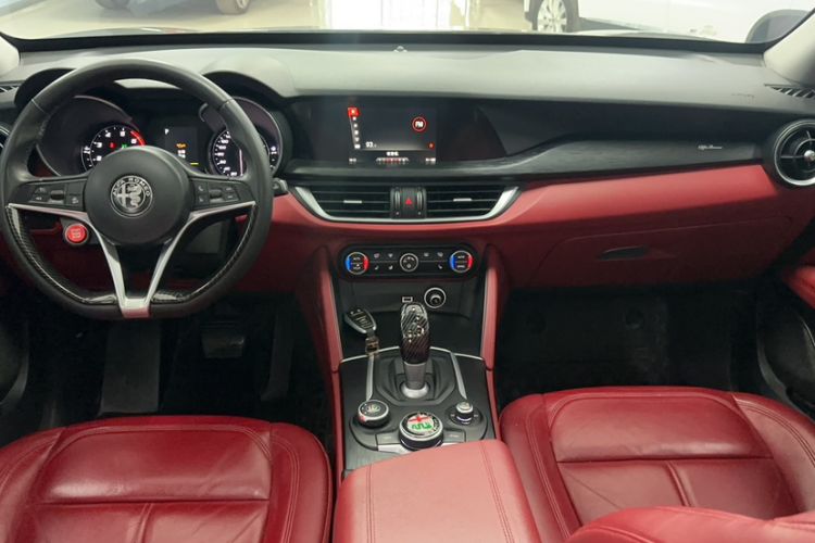 Used Alfa Romeo Stelvio 2017 2.0T 200HP Elite Edition Interior 1