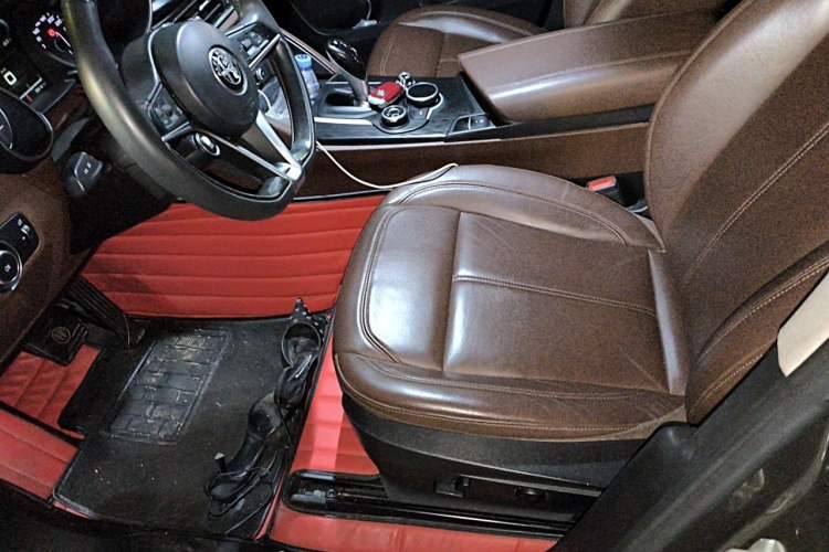Used Alfa Romeo Stelvio 2017 2.0T 200HP Luxury Edition Left Front Seat