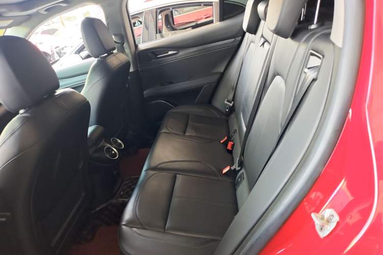 Used Alfa Romeo Stelvio 2017 2.0T 280HP Luxury Edition Left Rear Seat