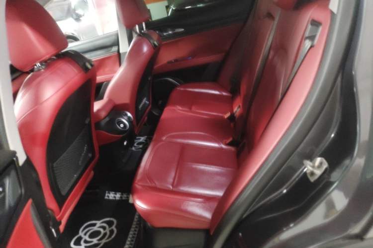 Used Alfa Romeo Stelvio 2017 2.0T 200HP Luxury Edition Left Rear Seat