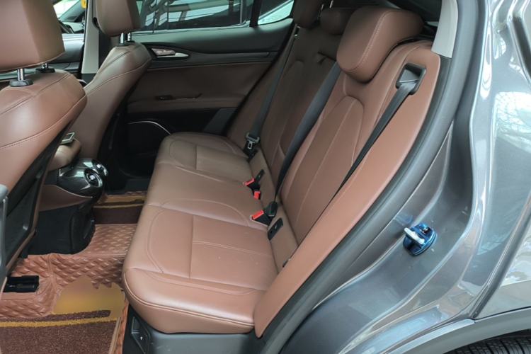 Used Alfa Romeo Stelvio 2017 2.0T 200HP Luxury Edition Left Rear Seat