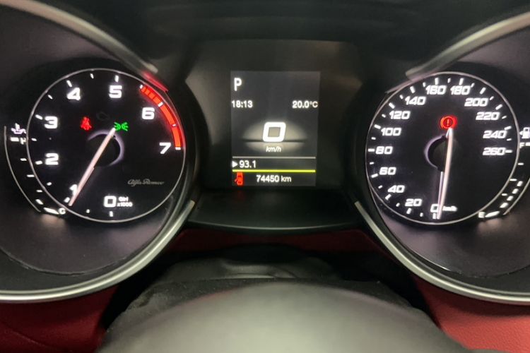 Used Alfa Romeo Stelvio 2017 2.0T 200HP Elite Edition Odometer Close Up