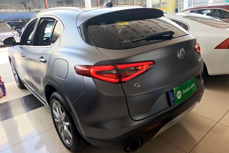 Used Alfa Romeo Stelvio 2017 2.0T 280HP Luxury Edition Rear Left 45 Deg