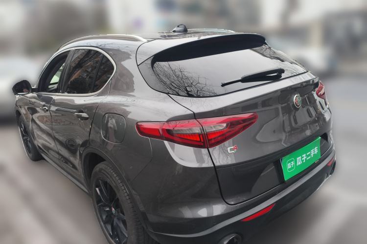 Used Alfa Romeo Stelvio 2017 2.0T 280HP Luxury Edition Rear Left 45 Deg