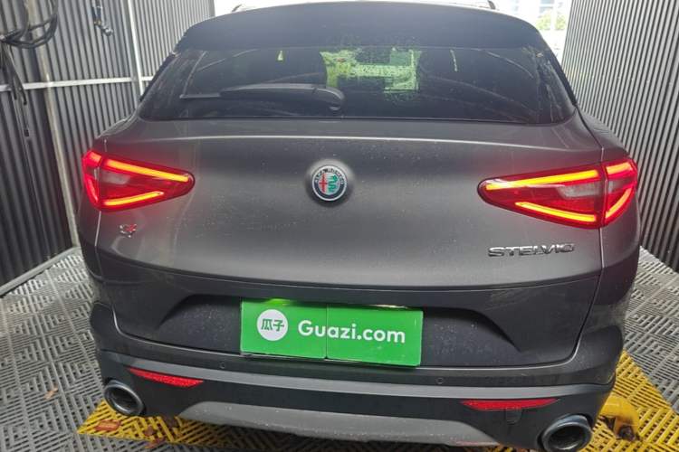 Used Alfa Romeo Stelvio 2017 2.0T 200HP Luxury Edition Rear