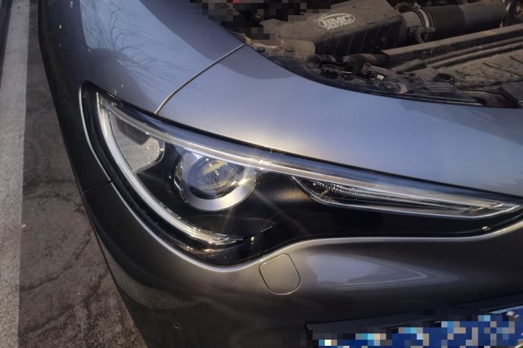 Used Alfa Romeo Stelvio 2017 2.0T 280HP Luxury Edition Right Front Headlight