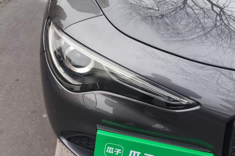Used Alfa Romeo Stelvio 2017 2.0T 280HP Luxury Edition Right Front Headlight