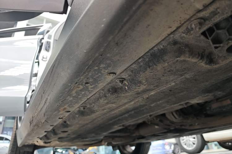 Used Alfa Romeo Stelvio 2017 2.0T 200HP Luxury Edition Right Side Sill