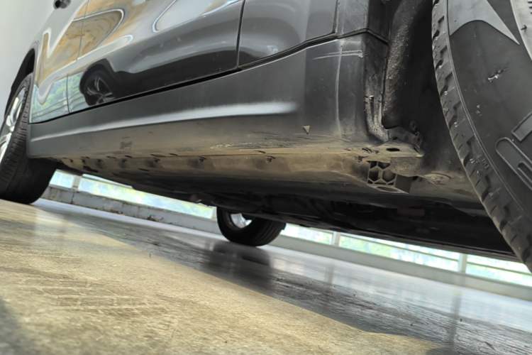 Used Alfa Romeo Stelvio 2017 2.0T 200HP Luxury Edition Right Side Sill