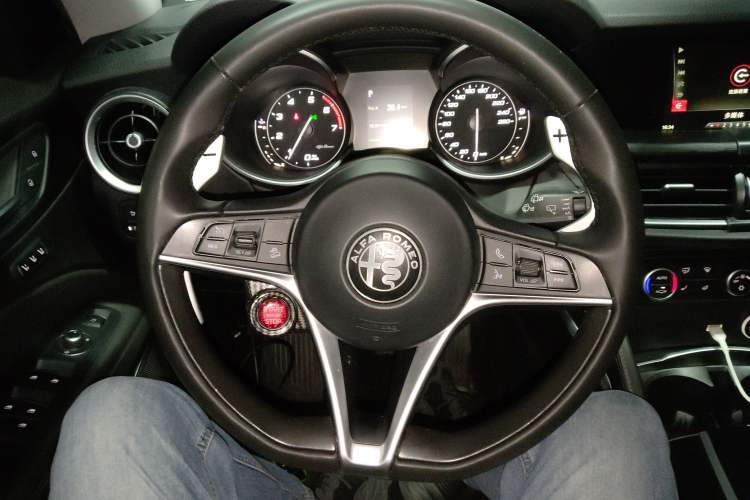 Used Alfa Romeo Stelvio 2017 2.0T 200HP Elite Edition Steering Wheel