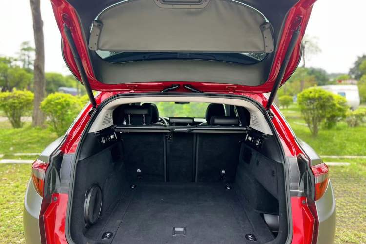 Used Alfa Romeo Stelvio 2017 2.0T 280HP Luxury Edition Trunk