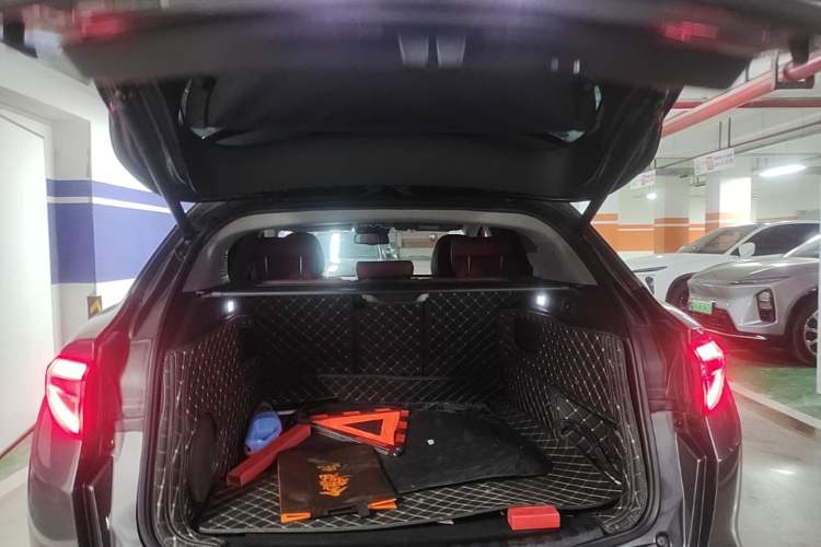 Used Alfa Romeo Stelvio 2017 2.0T 200HP Luxury Edition Trunk
